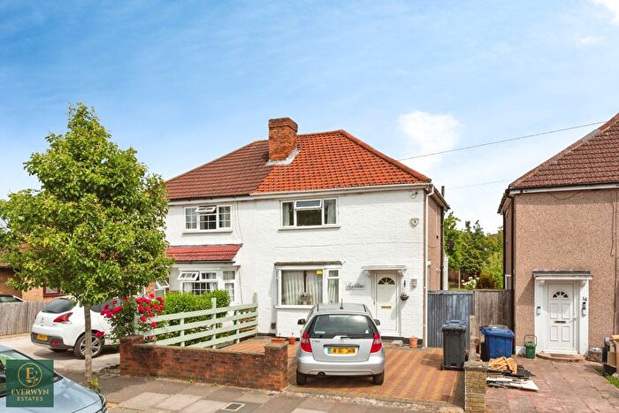 3 Bedroom Semi-Detached House For Sale In Russell Road, Northolt, UB5