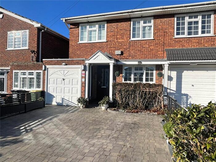 4 Bedroom Semi Detached House For Sale In Lancaster Road, Rayleigh, Essex, SS6