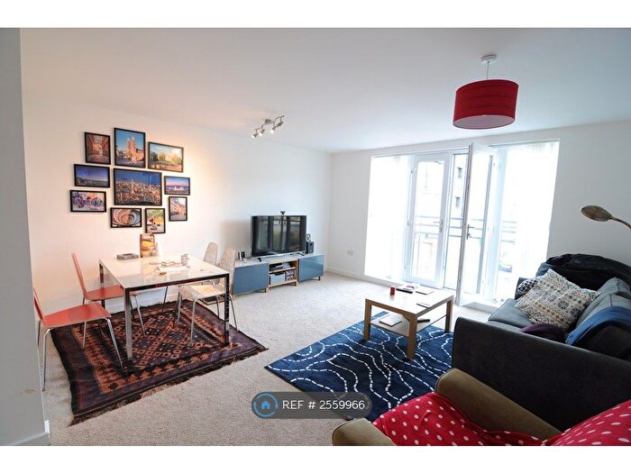 2 Bedroom Flat To Rent In Worsdell Drive, Gateshead, NE8