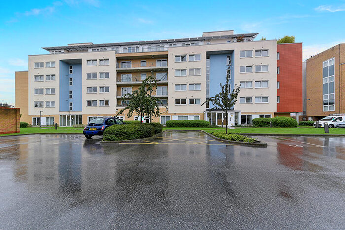 1 Bedroom Flat To Rent In Flint Close, London, E15