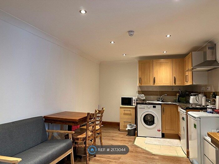 Studio To Rent In West St, Brighton, BN1