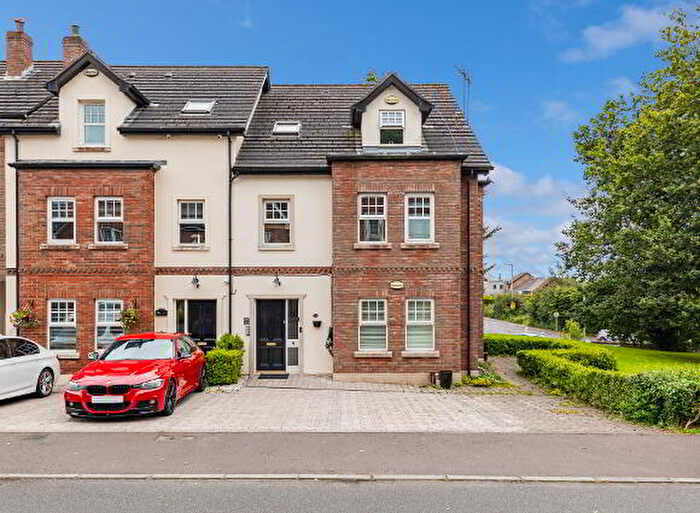4 Bedroom 1st Floor Apartments For Sale In Linen Mews, Lisburn, BT28