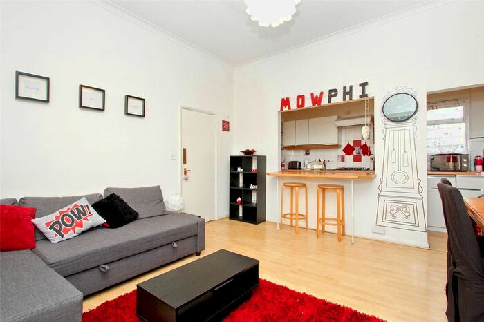 2 Bedroom Flat To Rent In Coningham Road, London, W12