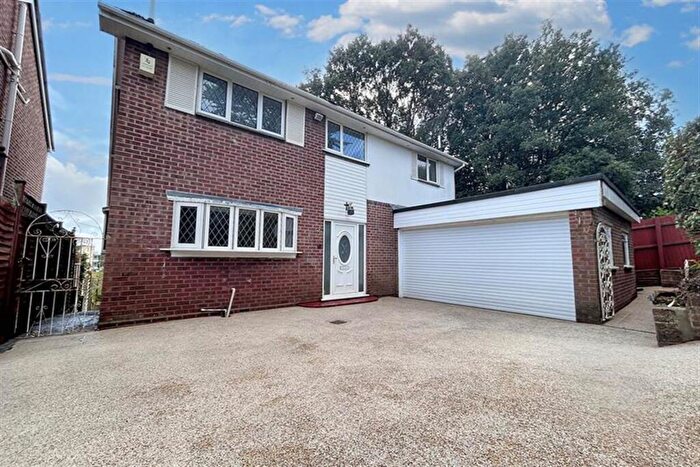 4 Bedroom Detached House To Rent In Poole, BH15