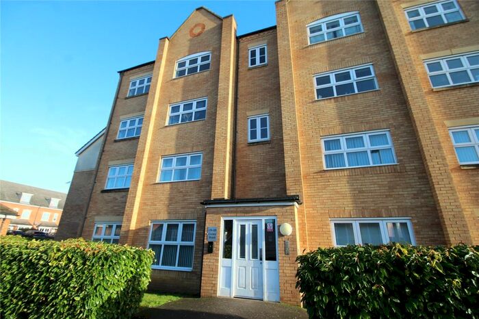 2 Bedroom Flat To Rent In Crowe Road, Bedford, Bedfordshire, MK40