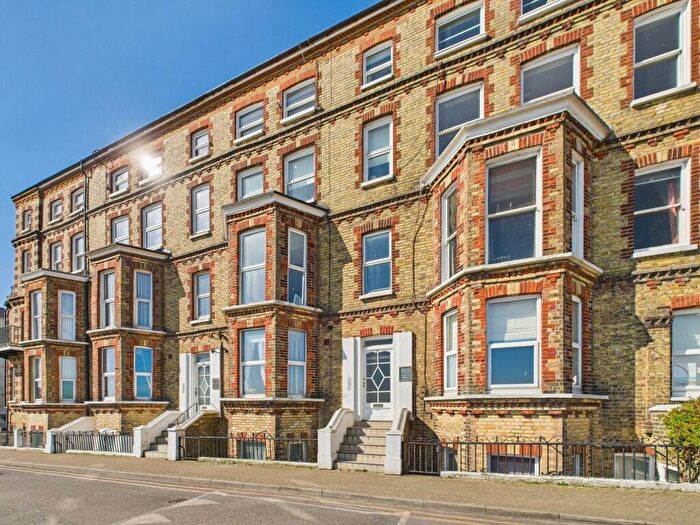 2 Bedroom Flat For Sale In Victoria Parade, Broadstairs, CT10