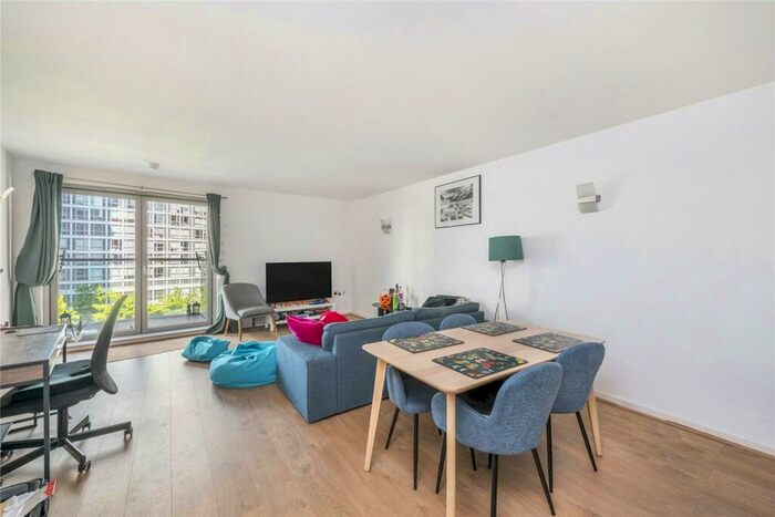 2 Bedroom Flat To Rent In Michigan Building, Biscayne Avenue, E14