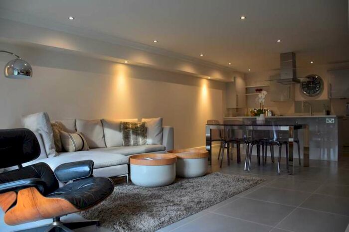 2 Bedroom Apartment To Rent In Le Marchant, Townsend Gate, Berkhamsted., HP4