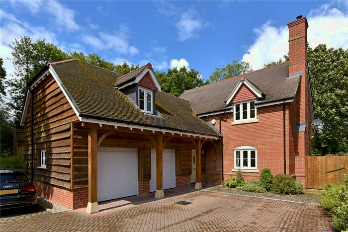 4 Bedroom Detached House To Rent In Gardeners Copse, Sonning Common, Reading, RG4