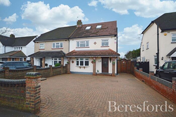 5 Bedroom Semi Detached House For Sale In Pettits Lane, Romford, RM1