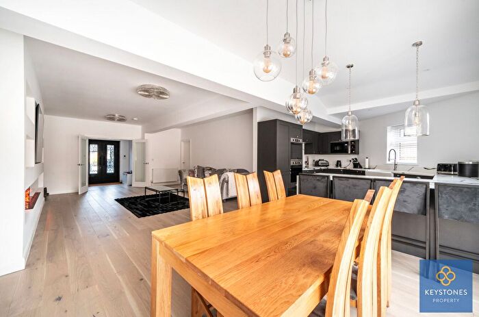 4 Bedroom Detached Bungalow To Rent In Beverley Gardens, Emerson Park, RM11