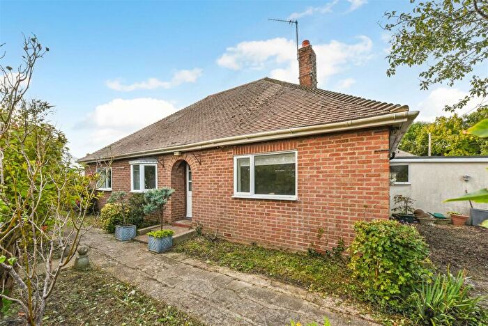 3 Bedroom Bungalow For Sale In Kirkby Close, Boxgrove, Chichester, PO18