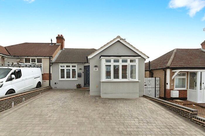 2 Bedroom Bungalow For Sale In Parkside Avenue, Romford, RM1