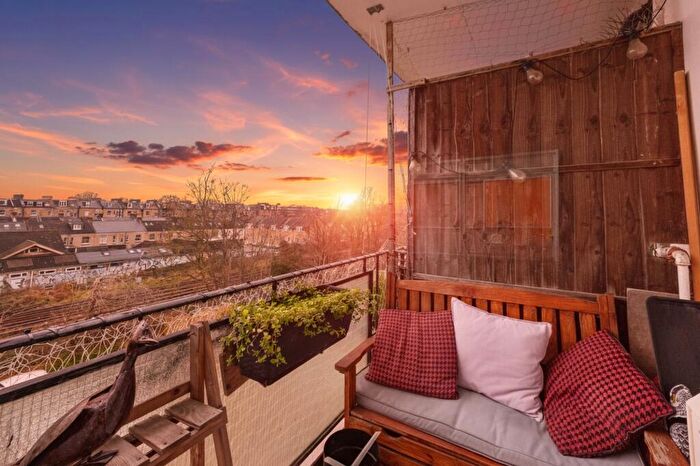 2 Bedroom Flat For Sale In Wilbury Avenue, Hove, BN3