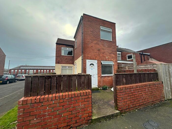 2 Bedroom Flat To Rent In Ellesmere Gardens, Stakeford, NE62