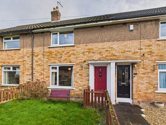 2 Bedroom Town House For Sale In Derwent Avenue, Baildon, Shipley, BD17