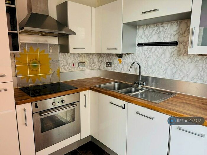 1 Bedroom Flat To Rent In Adriatic Apartments, London, E16