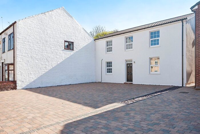 4 Bedroom Detached House For Sale In Wakefield Road, Normanton, WF6