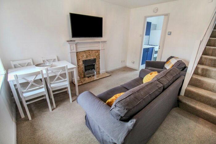 1 Bedroom Semi-Detached House To Rent In Abbeydale Garth, Leeds, LS5