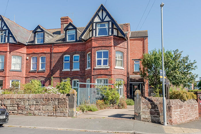 2 Bedroom Flat For Sale In Warren Road, Hoylake, Wirral, CH47