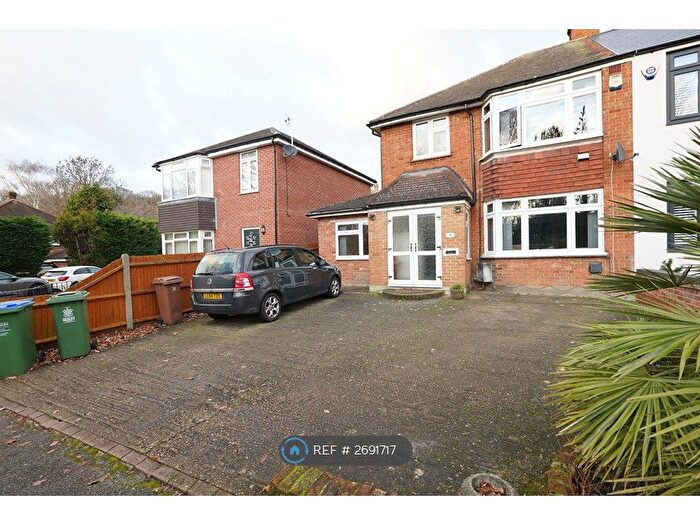 4 Bedroom Semi-Detached House To Rent In Rochester Drive, Bexley, DA5