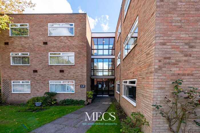 2 Bedroom Flat For Sale In Walmead Croft, Birmingham, West Midlands, B17