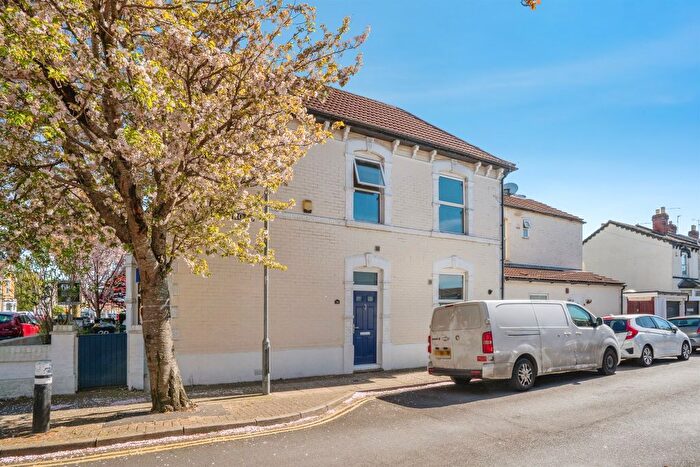 2 Bedroom End Terrace House For Sale In Laburnum Grove, Portsmouth, PO2