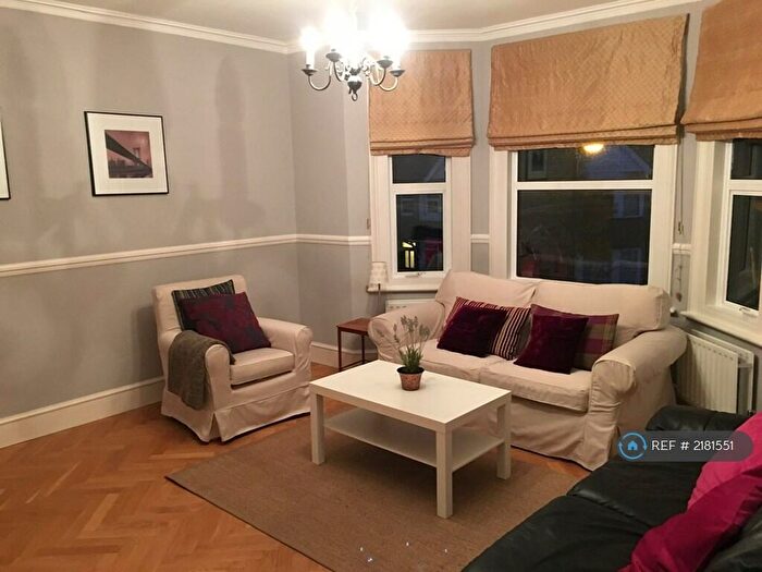2 Bedroom Flat To Rent In St. Barnabas Road, Sutton, SM1