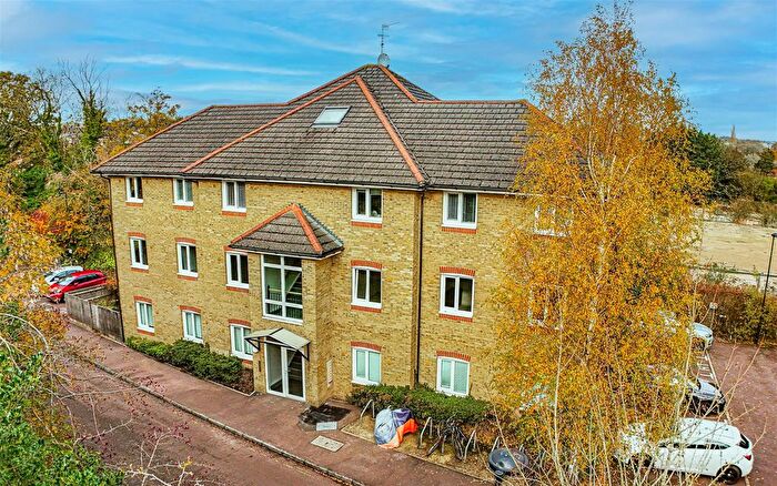 2 Bedroom Flat To Rent In Hardings Close, Hemel Hempstead, HP3