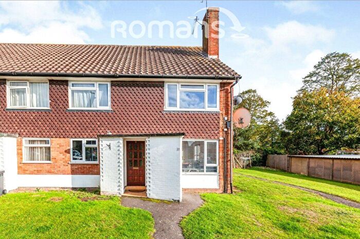2 Bedroom Maisonette For Sale In Wylands Road, Langley, Berkshire, SL3