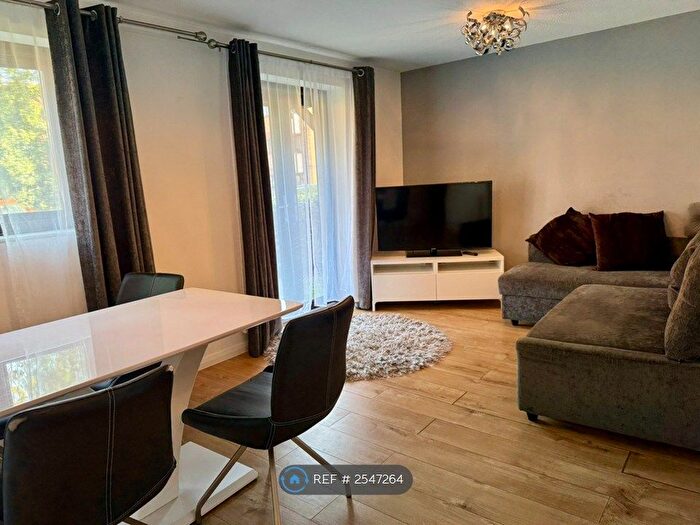 2 Bedroom Flat To Rent In Thrush Court, London, NW9