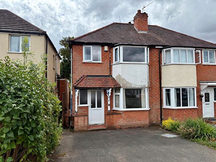 3 Bedroom Semi-Detached House For Sale In Newborough Road, Shirley, Solihull, B90