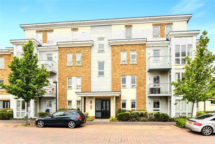 2 Bedroom Apartment To Rent In Kingfisher Drive, Maidenhead, Berkshire, SL6