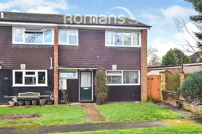 3 Bedroom House For Sale In Hawkins Way, Wokingham, RG40