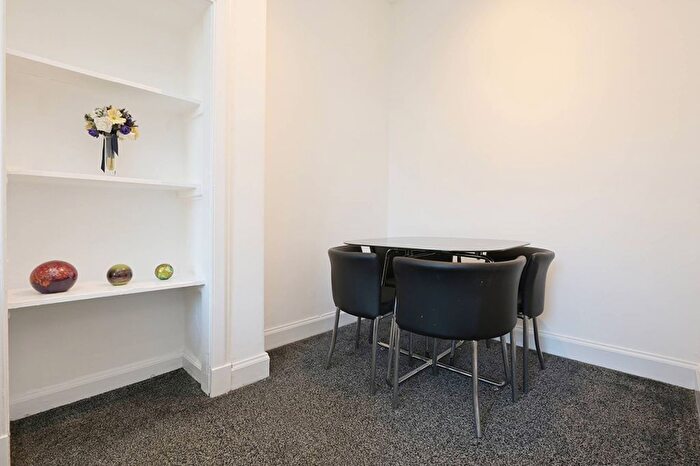 1 Bedroom Flat For Sale In Smithfield Street, Gorgie, Edinburgh, EH11