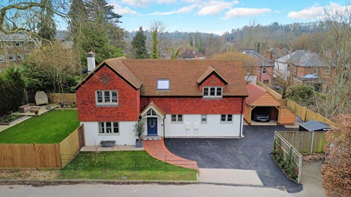 4 Bedroom Detached House For Sale In Newstead Close, Godalming, GU7