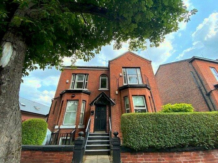 3 Bedroom Apartment To Rent In Clifton Avenue, Fallowfield, Manchester, M14