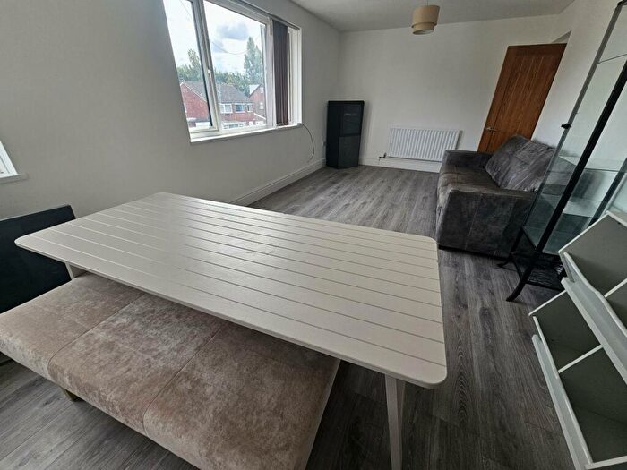 3 Bedroom Flat To Rent In Moor Grange View, Leeds, LS16