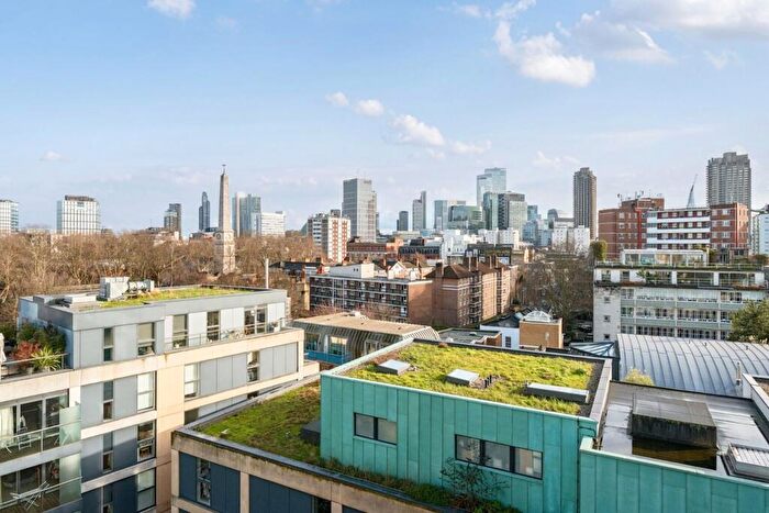 2 Bedroom Flat For Sale In Dance Square, London, EC1V - Photo 2