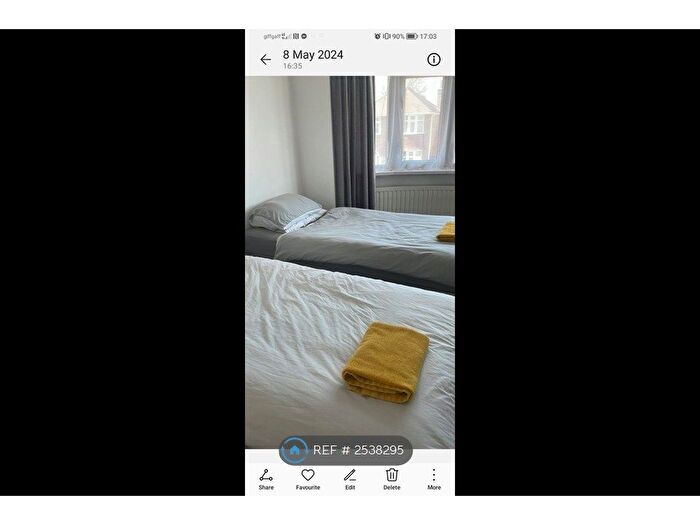 4 Bedroom Detached House To Rent In Wollaton, Nottingham, NG8