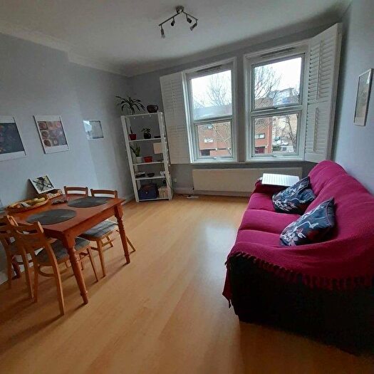 2 Bedroom Property To Rent In Caledonian Road, London, N7