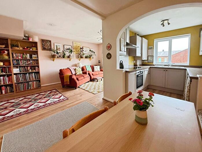 3 Bedroom Mews For Sale In Roan Mews, Macclesfield, SK11