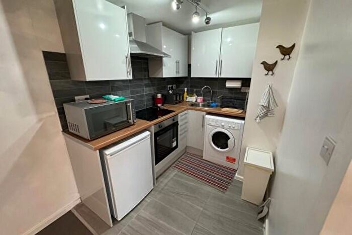 2 Bedroom Flat To Rent In Penford Court Cardiff, CF24