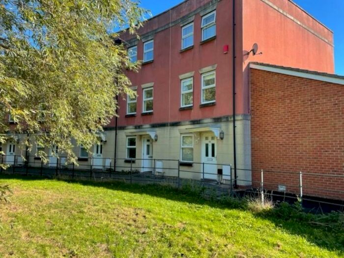 4 Bedroom House To Rent In Worle Moor Road, Weston Village, Weston-super-Mare, BS24