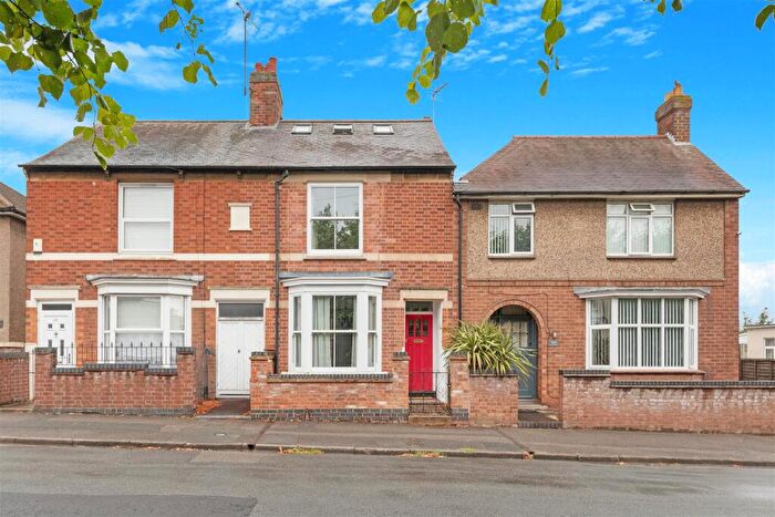 3 Bedroom Terraced House For Sale In Reservoir Road, Kettering, NN16