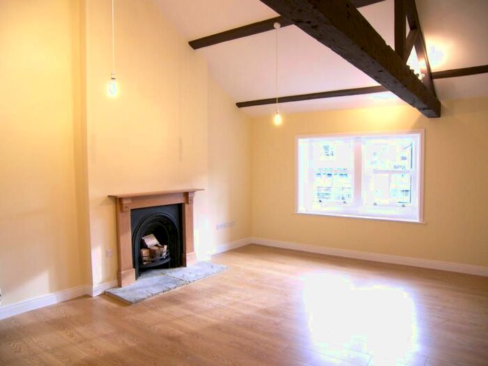 2 Bedroom Flat To Rent In Town Street, Horsforth, Leeds, LS18