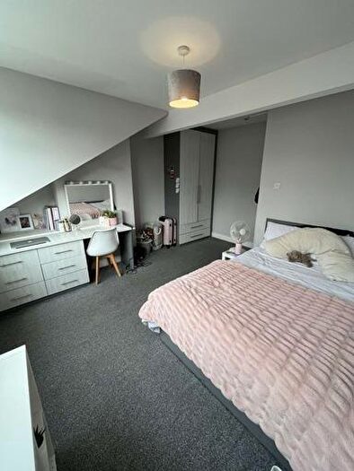 7 Bedroom House To Rent In Estcourt Avenue, Leeds, LS6