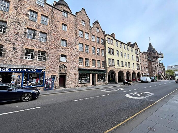2 Bedroom Flat To Rent In Canongate, City Centre, Edinburgh, EH8