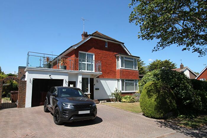 3 Bedroom Detached House For Sale In Upper Kings Drive, Eastbourne, BN20