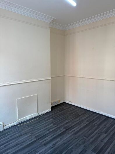3 Bedroom End Of Terrace House To Rent In Stroud Road, Leicester, LE5